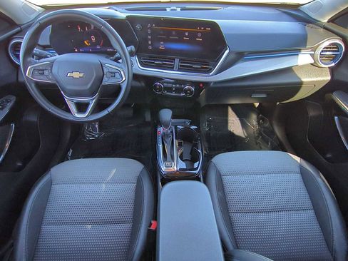 Used 2024 Chevrolet Trax LT w/ Driver Confidence Package image 13