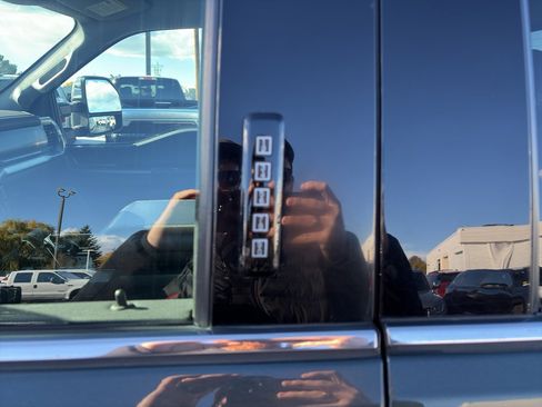 Used 2021 Ford F150 Lariat w/ Max Trailer Tow Package image 10