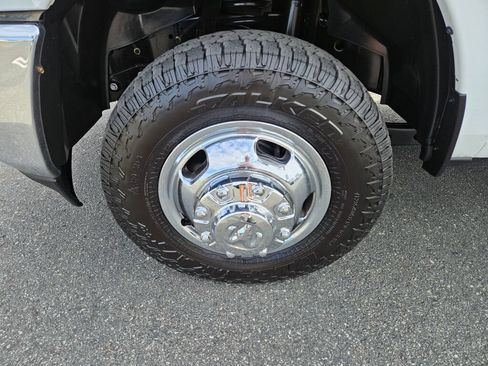 Used 2024 RAM 3500 SLT w/ Quick Order Package 2YG SLT AWD/4WD image 8
