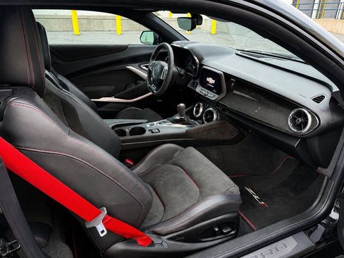 Used 2019 Chevrolet Camaro ZL1 w/ LPO, ZL1 Protection Package RWD image 17