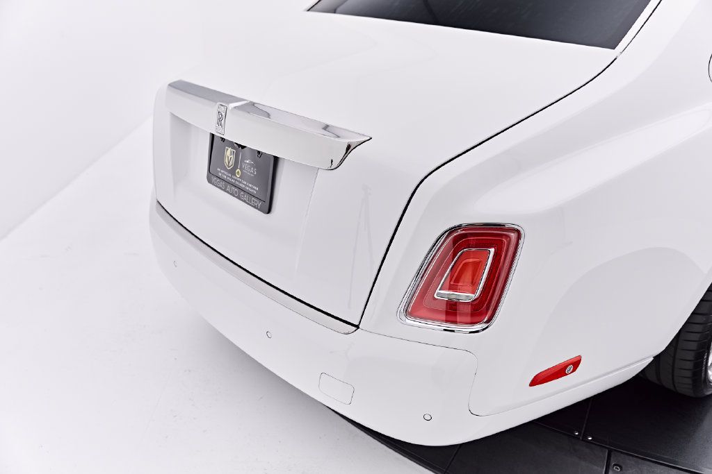 Used 2021 Rolls-Royce Phantom Sedan RWD image 25