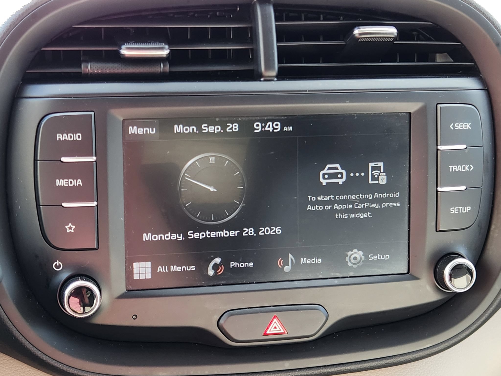 Used 2025 Kia Soul LX w/ LX Technology Package FWD image 18