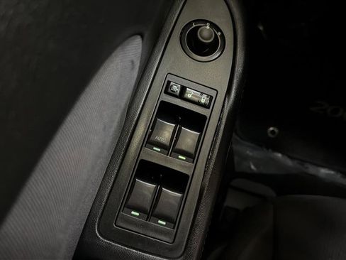 Used 2012 Chrysler 200 Touring image 18