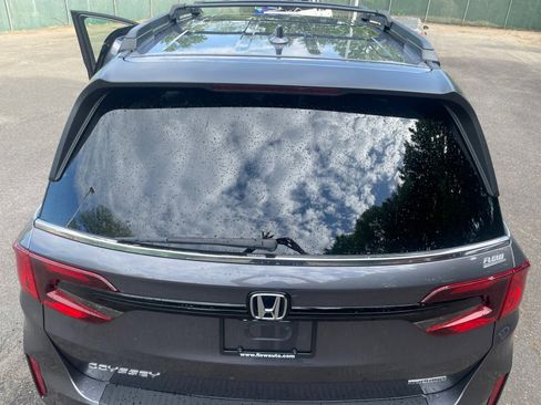 New 2026 Honda Odyssey Touring image 14