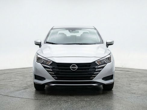 Used 2025 Nissan Versa SV FWD image 2