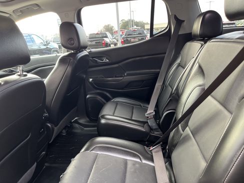 Used 2021 GMC Acadia SLT w/ Technology Package image 10