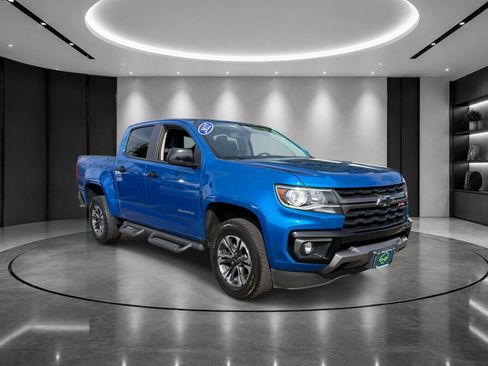 Used 2022 Chevrolet Colorado Z71 AWD/4WD image 2
