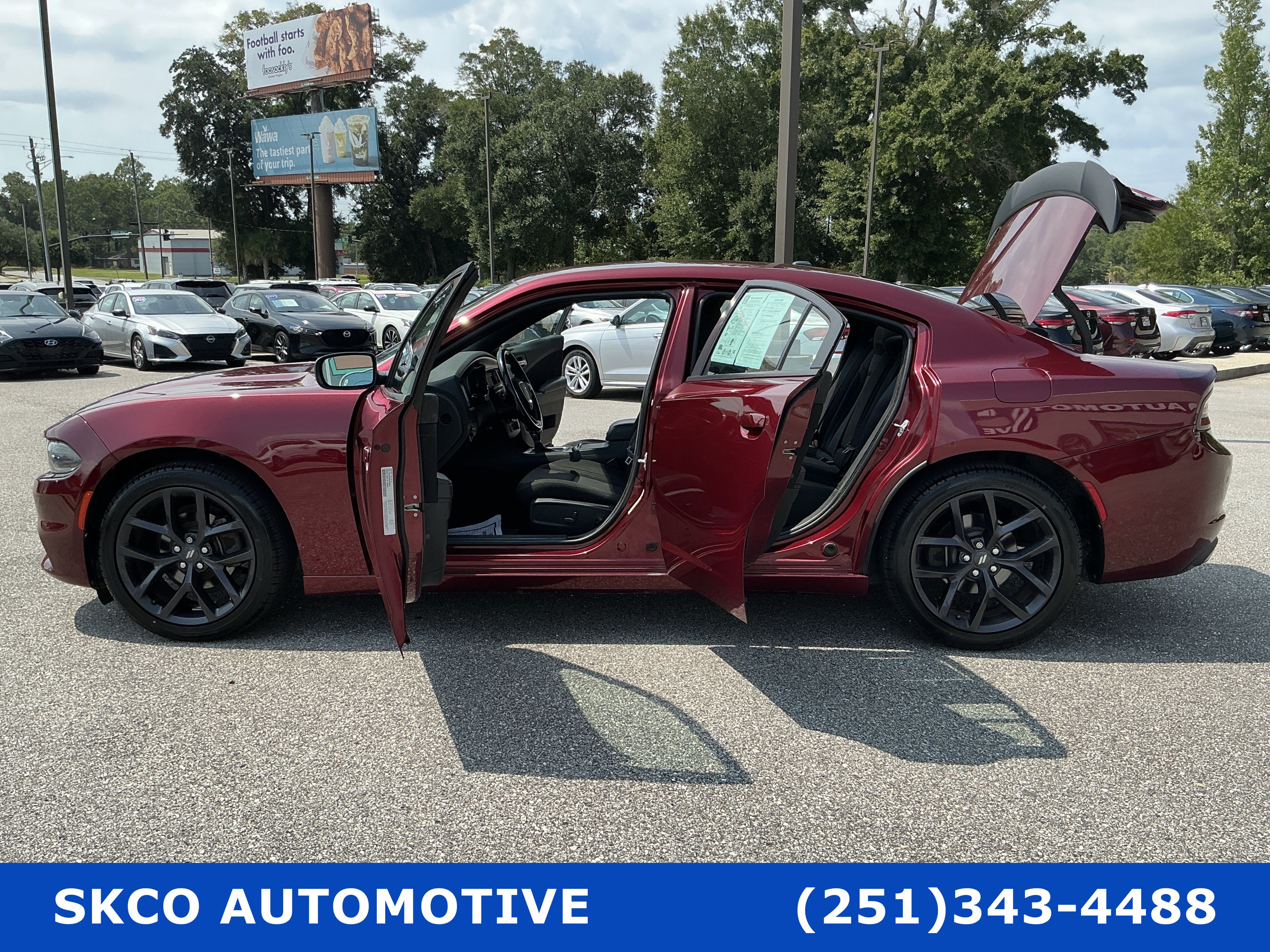 Used 2020 Dodge Charger SXT w/ Blacktop Package RWD image 31