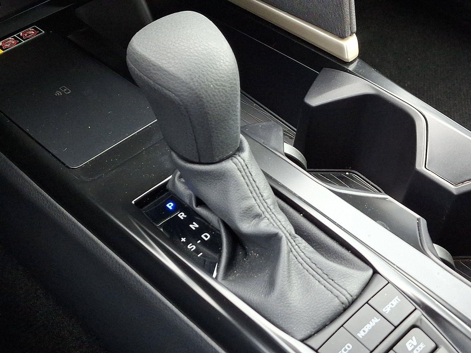 Used 2026 Toyota Camry LE w/ Convenience Package FWD image 15