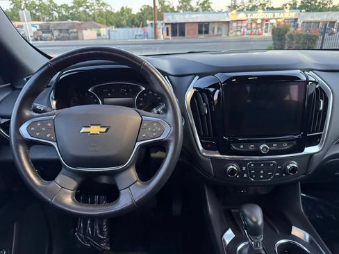 Used 2022 Chevrolet Traverse LT w/ LPO, Floor Liner Package FWD image 22