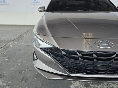 Used 2023 Hyundai Elantra SE image 35