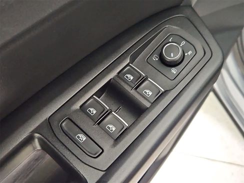 Used 2019 Volkswagen Atlas SEL Premium image 17