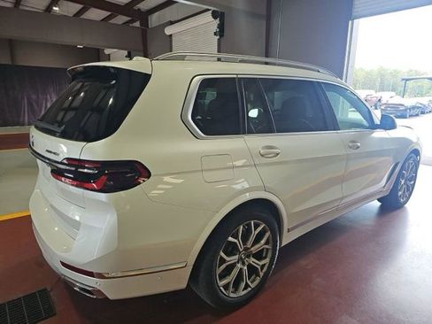 Used 2023 BMW X7 xDrive40i w/ Premium Package AWD/4WD image 4