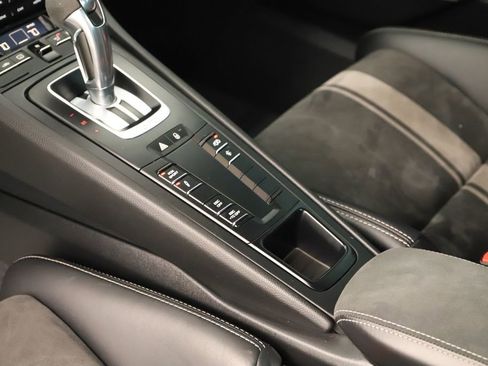 Used 2018 Porsche 911 GT3 RWD image 16