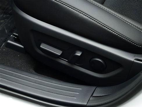 Certified 2025 MAZDA CX-50 2.5 Hybrid w/ Preferred Pkg image 28