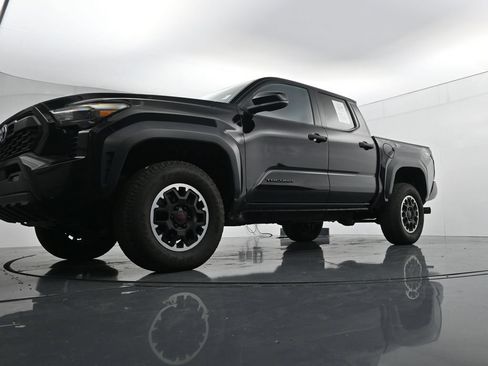 Used 2024 Toyota Tacoma TRD Off-Road AWD/4WD image 34