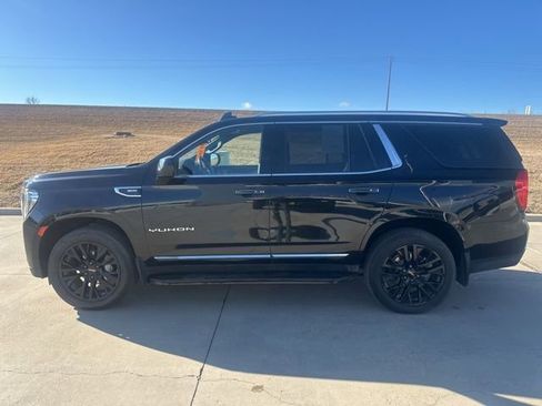 Used 2023 GMC Yukon SLT image 6