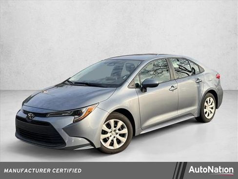 Certified 2025 Toyota Corolla LE image 1