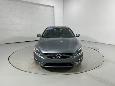 Used 2018 Volvo S60 T5 Inscription Platinum w/ Climate Package AWD/4WD image 16