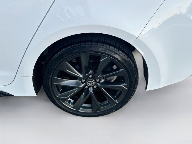 Used 2024 Toyota Corolla SE w/ SE Premium Package FWD image 30