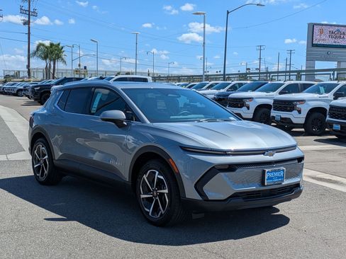 Used 2026 Chevrolet Equinox EV LT image 7