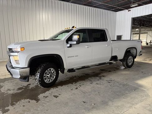 Used 2023 Chevrolet Silverado 2500 LT w/ Snow Plow Prep/Camper Package image 3