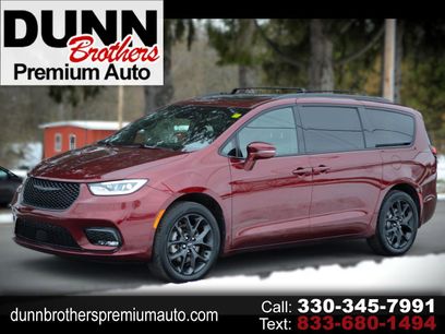 Used 2022 Chrysler Pacifica Touring-L w/ S Appearance Package