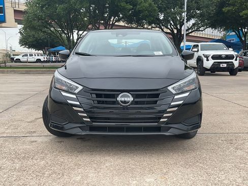 Used 2025 Nissan Versa SV FWD image 3