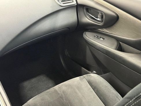 Used 2017 Nissan Murano S image 13