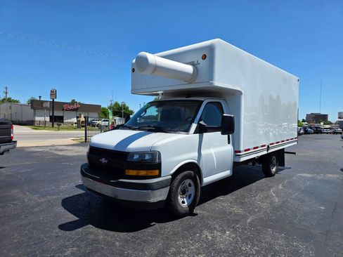 Used 2020 Chevrolet Express 3500 w/ Driver Convenience Package RWD image 1