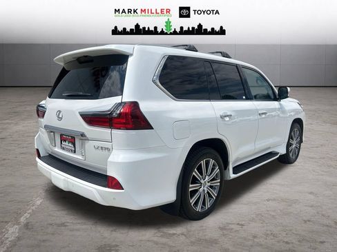 Used 2016 Lexus LX 570 4WD w/ Luxury Package image 6
