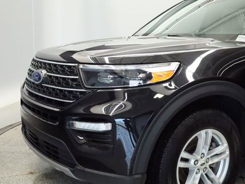 Used 2023 Ford Explorer XLT w/ Equipment Group 202A AWD/4WD image 13