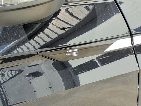 Used 2024 Volkswagen Tiguan SE R-Line image 10