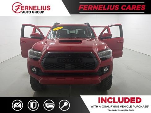 Used 2022 Toyota Tacoma TRD Sport w/ TRD Premium Sport Package AWD/4WD image 10