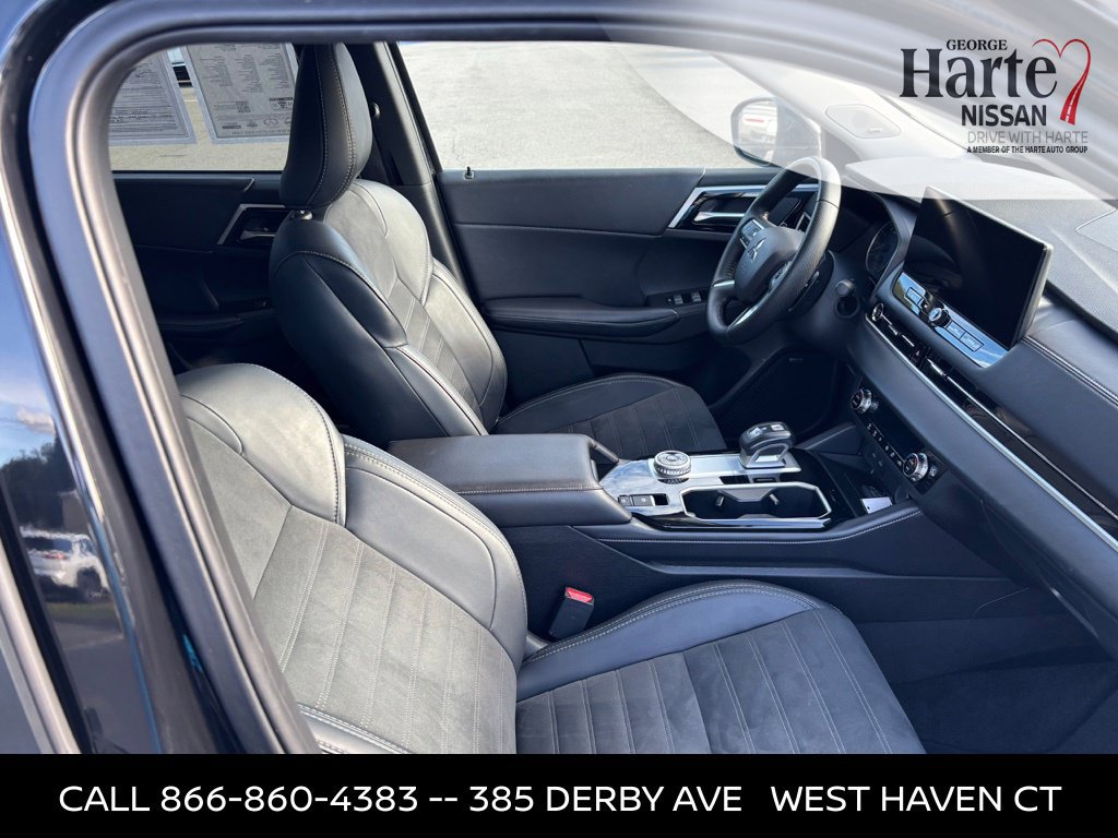 Used 2025 Mitsubishi Outlander SE AWD/4WD image 31