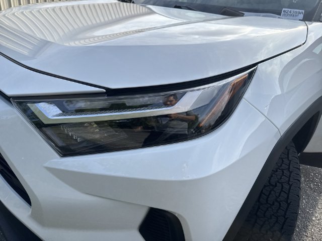 Used 2025 Toyota RAV4 LE FWD image 30