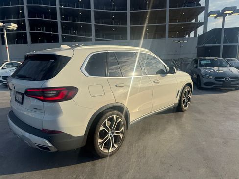 Used 2020 BMW X5 sDrive40i w/ Premium Package RWD image 3