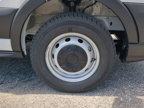 New 2026 Ford Transit 150 Low Roof RWD image 9