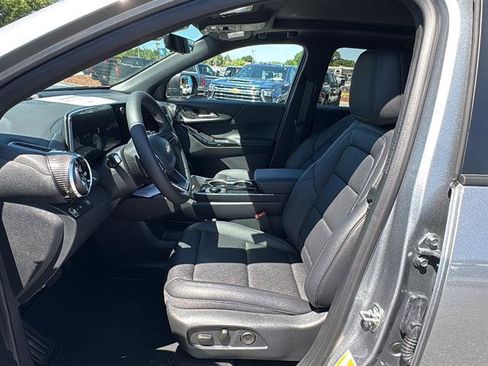 New 2026 Chevrolet Equinox LT w/ Convenience Package II FWD image 13