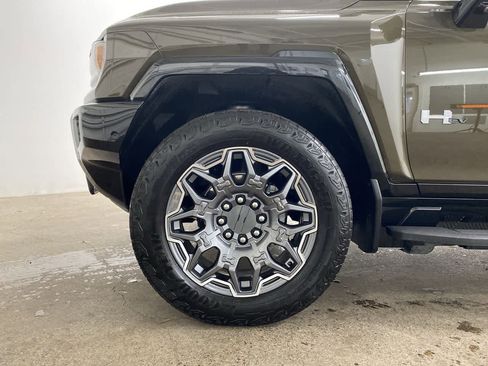 Used 2025 GMC Hummer EV 3X w/ LPO, Illumination Package image 11