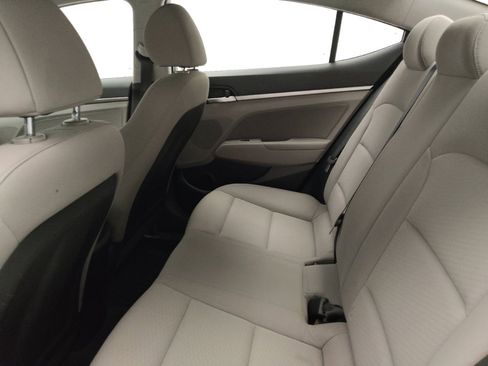 Used 2019 Hyundai Elantra SEL image 18