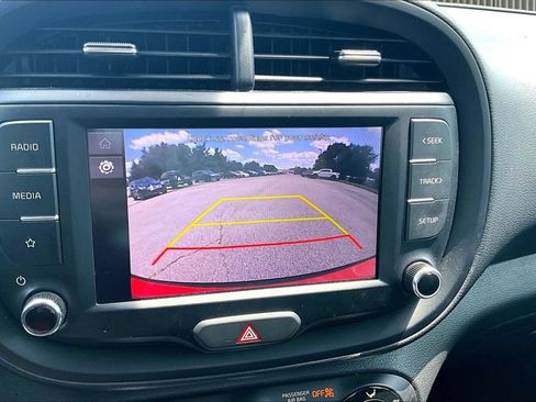 Used 2025 Kia Soul LX FWD image 20