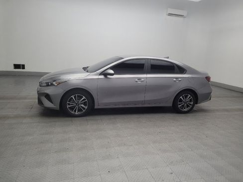 Used 2023 Kia Forte LXS w/ LXS Technology Package FWD image 2