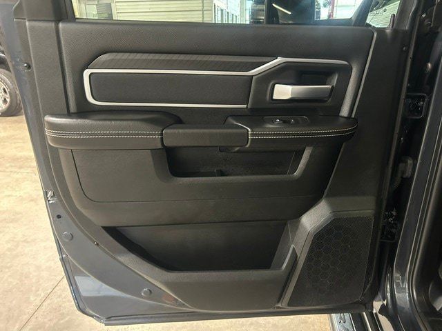 Certified 2025 RAM 2500 Big Horn AWD/4WD image 33