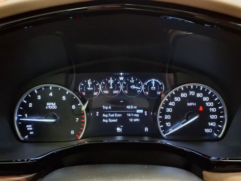 Used 2018 Cadillac XT5 Platinum w/ Driver Assist Package AWD/4WD image 32