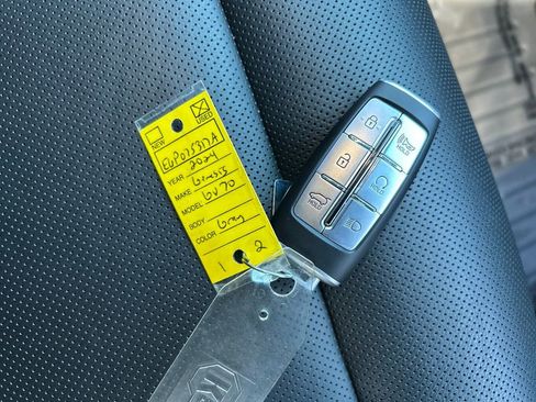 Used 2024 Genesis GV70 2.5T w/ Advanced Package image 31