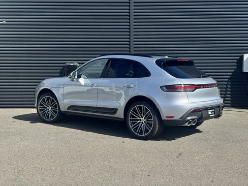 Certified 2026 Porsche Macan AWD/4WD image 3