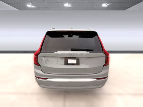 New 2026 Volvo XC90 T8 Plus w/ Protection Package Premier AWD/4WD image 10