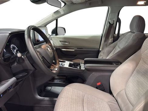 Used 2024 Toyota Sienna LE AWD/4WD image 23