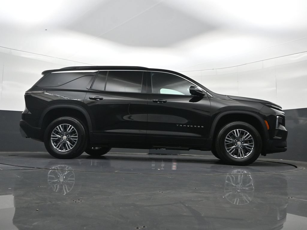 Certified 2026 Chevrolet Traverse LT w/ Driver Confidence Package FWD image 38